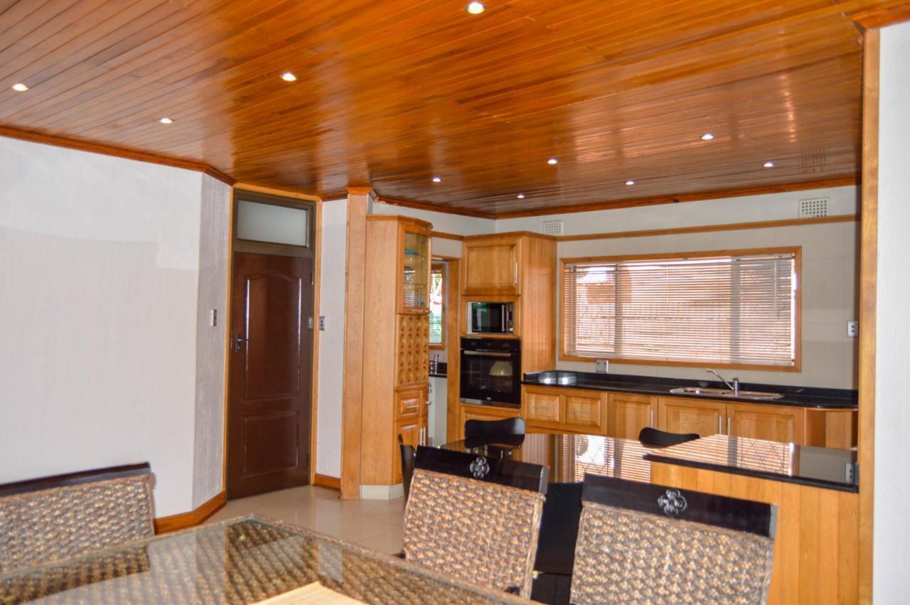 Emangunini Guest House Richards Bay Ngoại thất bức ảnh